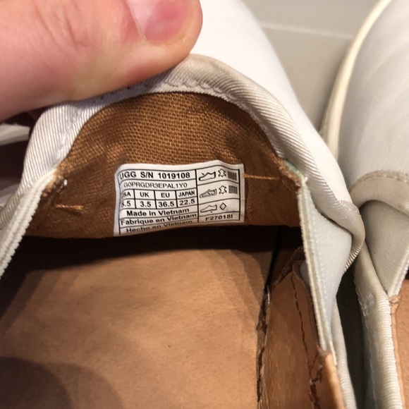 UGGs white leather shoes - Picture 6 of 8